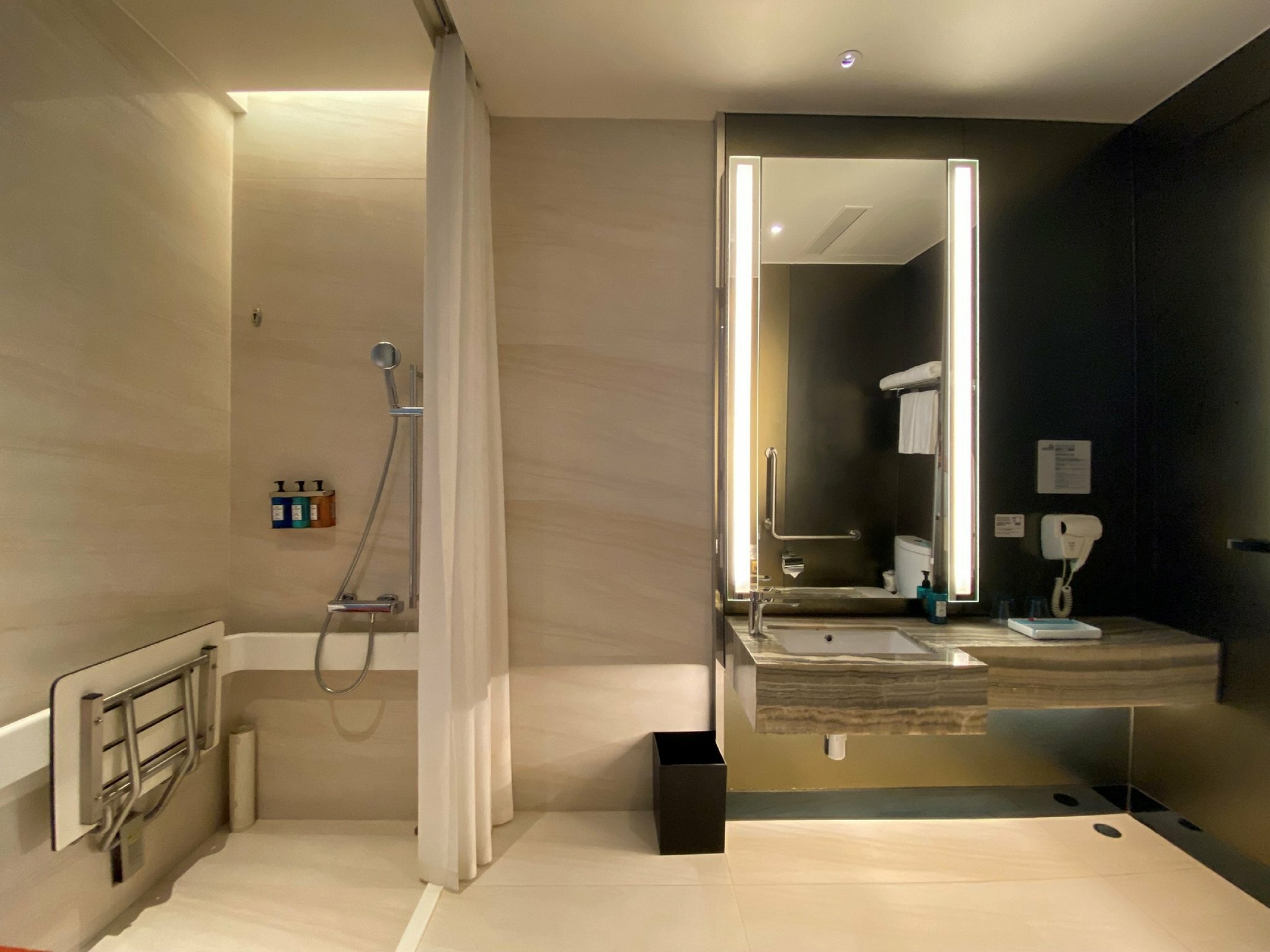Фото Holiday Inn Express Hong Kong Kowloon Cbd2