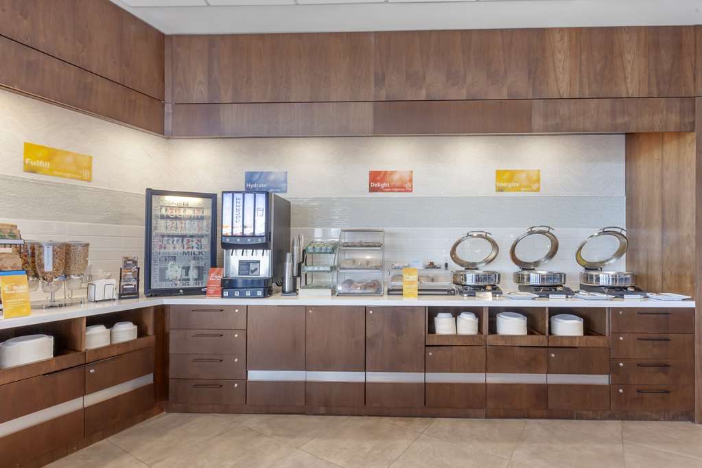 Фото GLō Best Western Mississauga Corporate Centre