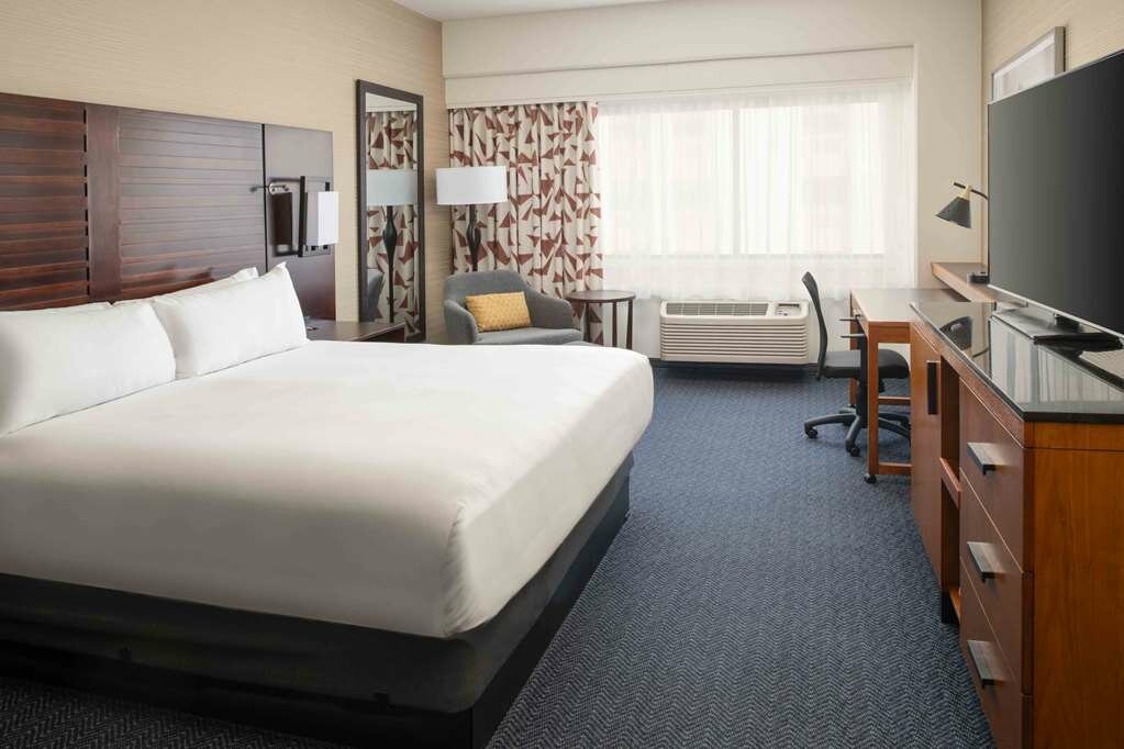 Фото Doubletree Hotel San Francisco Airport