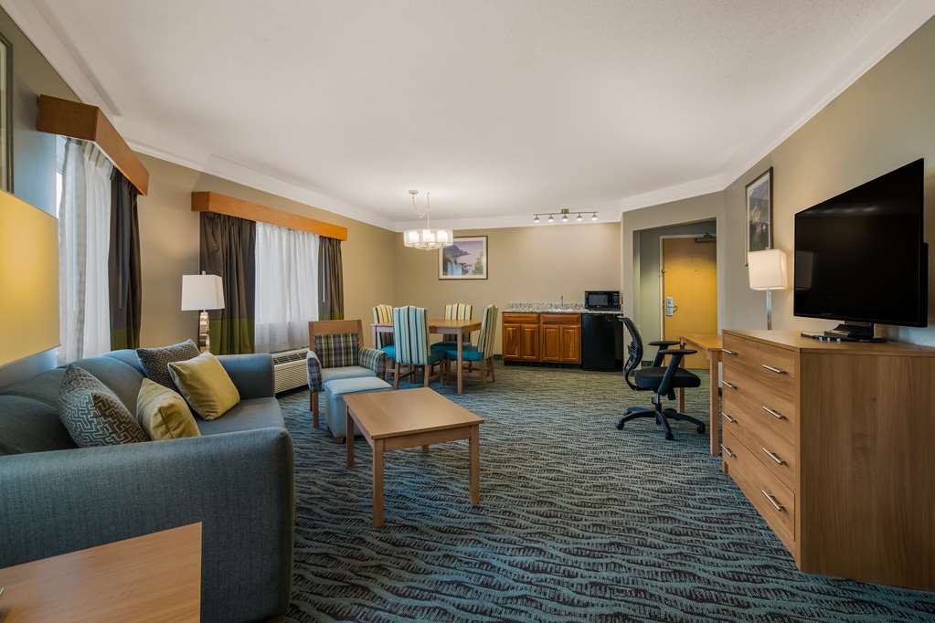 Фото Best Western Plus Executive Court Inn & Conference Center