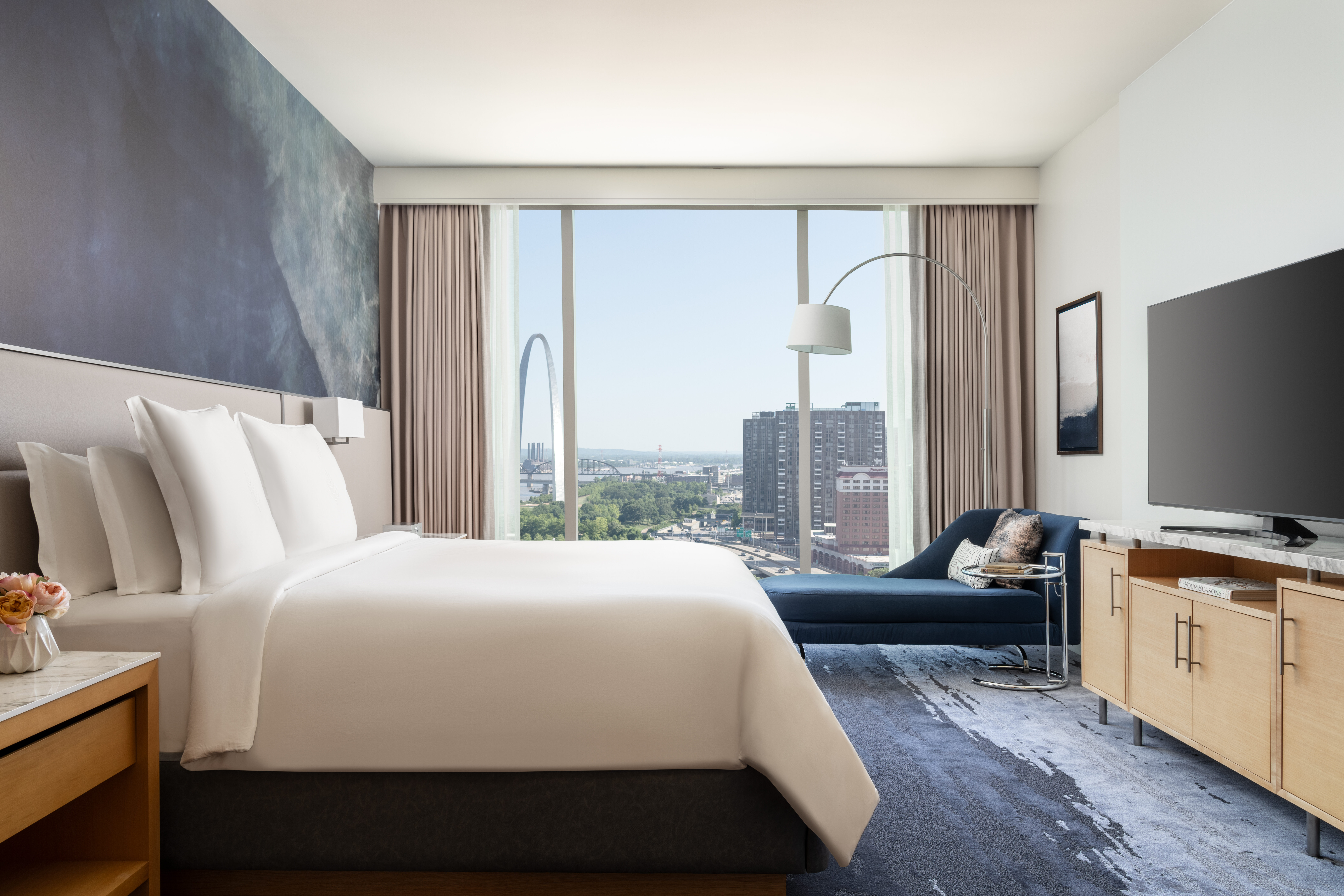 Фото Four Seasons Hotel St Louis