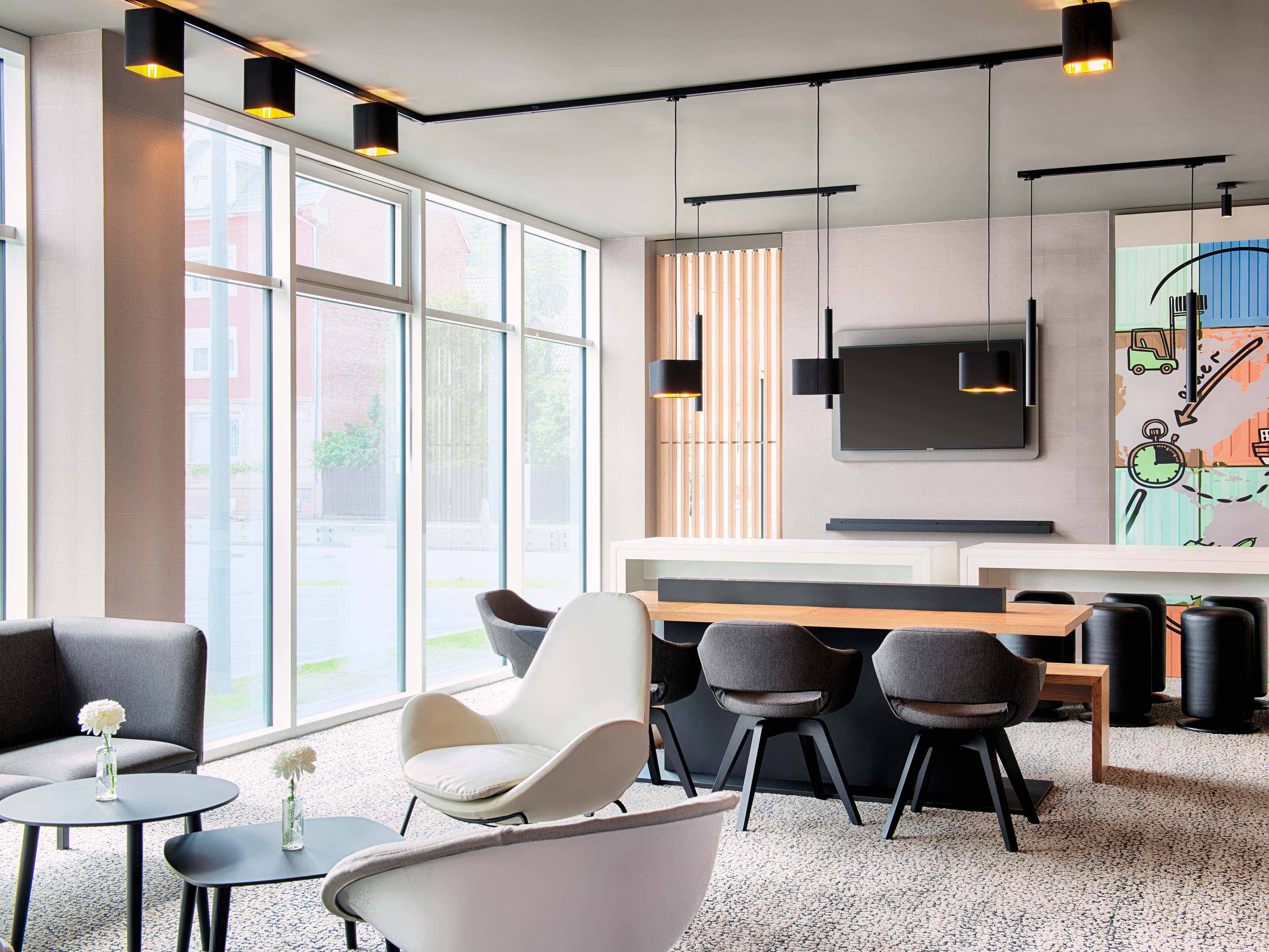 Фото B&b Hotel Stuttgart-Neckarhafen
