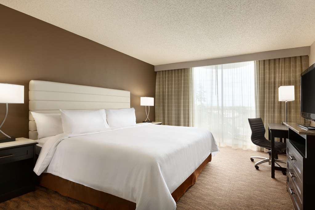 Фото Embassy Suites by Hilton Oklahoma City Will Rogers Airport