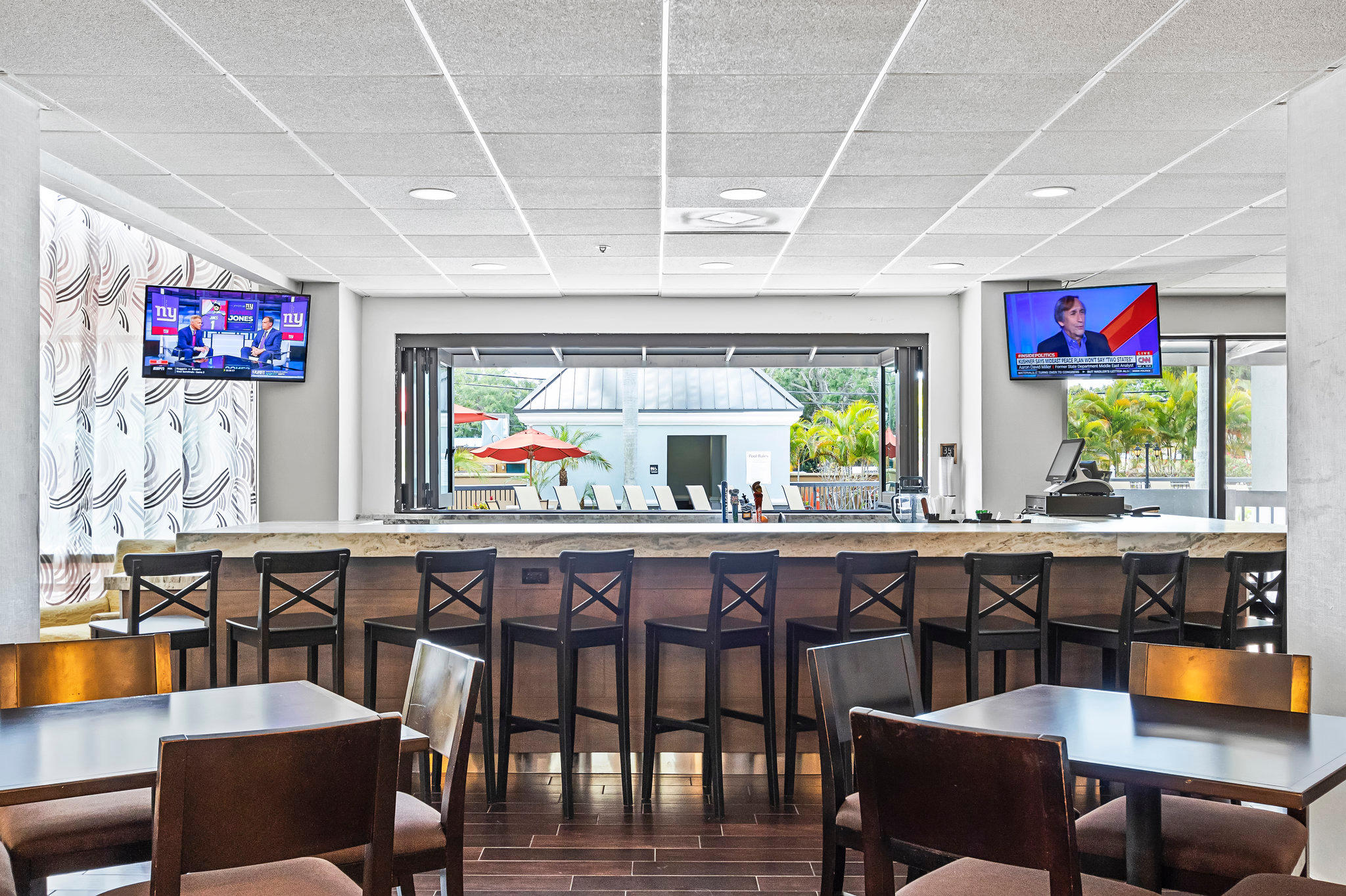 Фото Holiday Inn St. Petersburg West, an Ihg Hotel