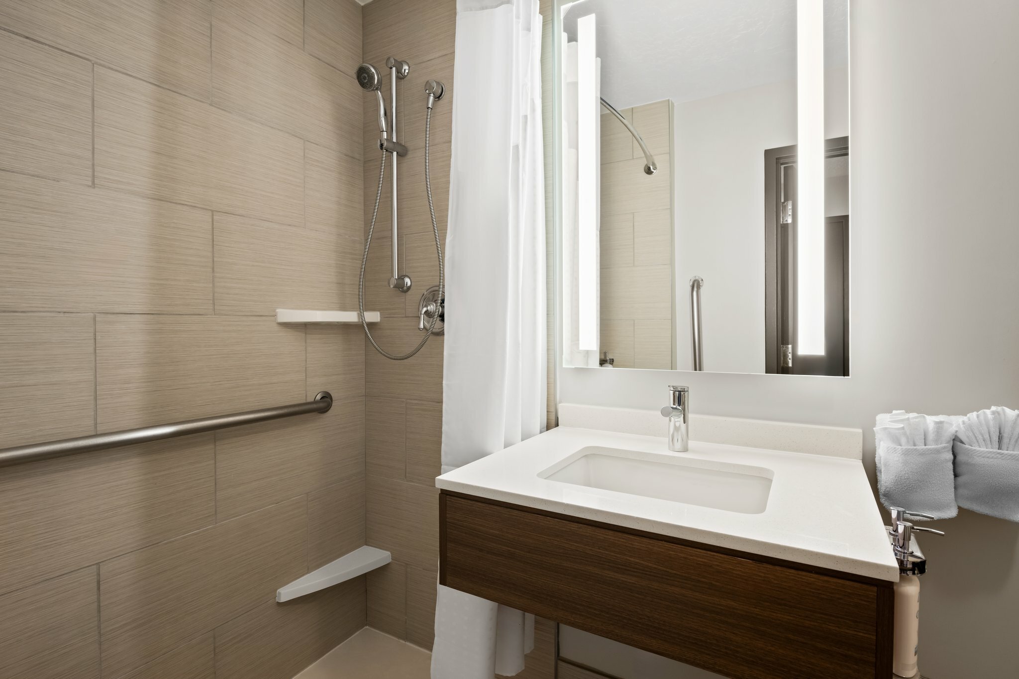 Фото Holiday Inn Hotel & Suites Albuquerque Airport, an Ihg Hotel