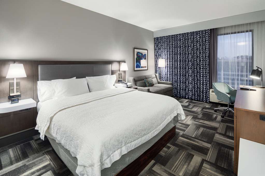 Фото Hampton Inn Louisville - Northeast