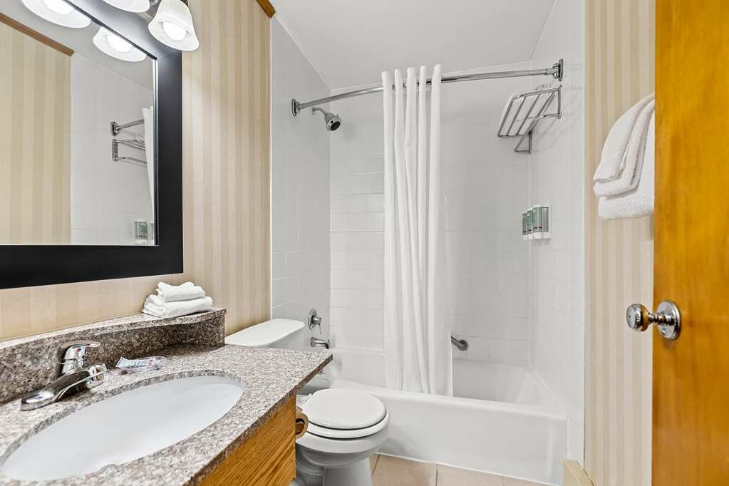 Фото Best Western Adirondack Inn
