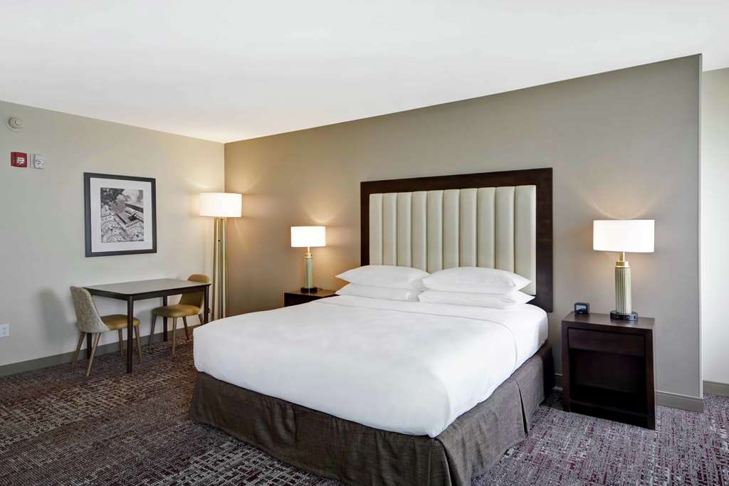 Фото DoubleTree by Hilton Chicago Midway Airport