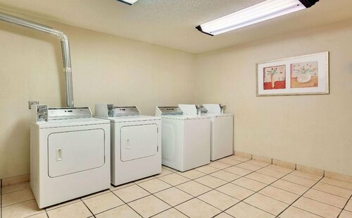 Гостиница Baymont by Wyndham Kalamazoo East в Каламазу