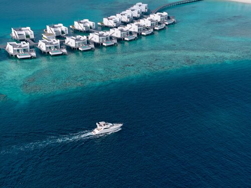 Гостиница Jumeirah Olhahali Island на Мальдивах