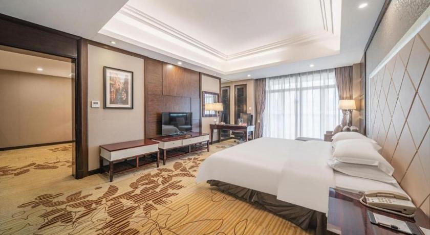 Фото Country Garden Phoenix Hotel Yunfu