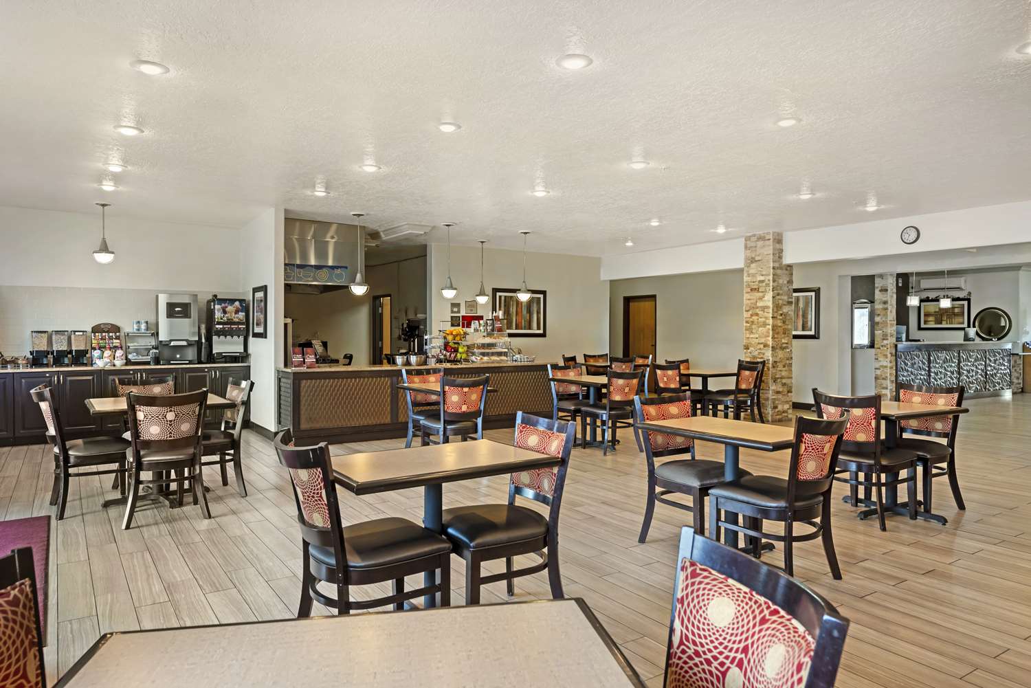 Фото Best Western Plus Eagleridge Inn & Suites