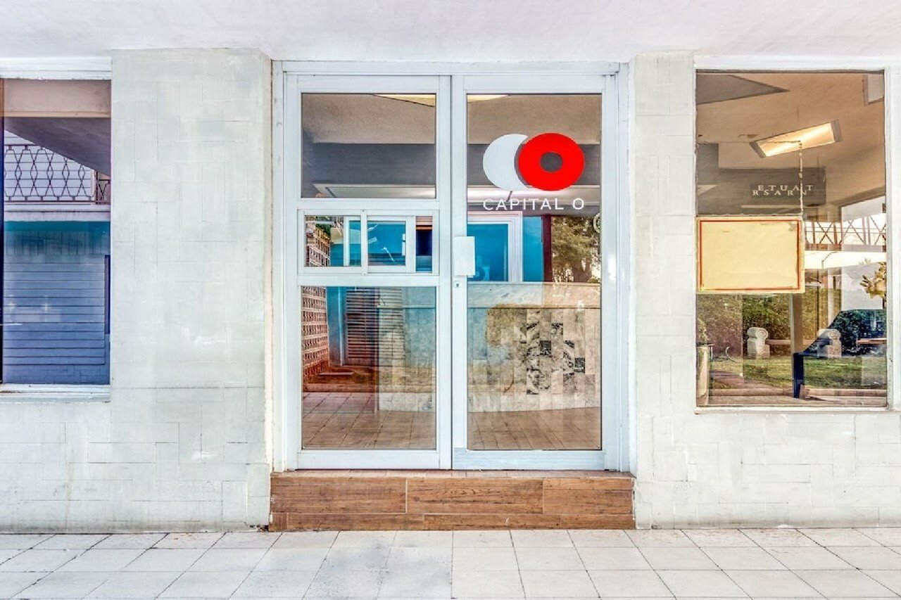 Фото Capital O Hotel La Siesta, Gómez Palacio