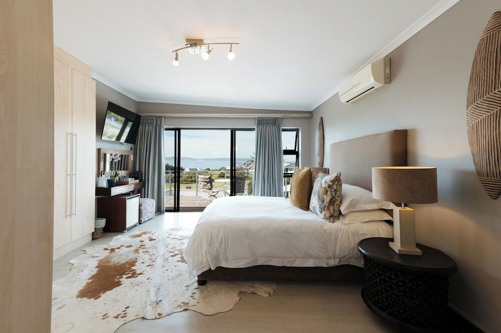 Фото Whale Away Guest House