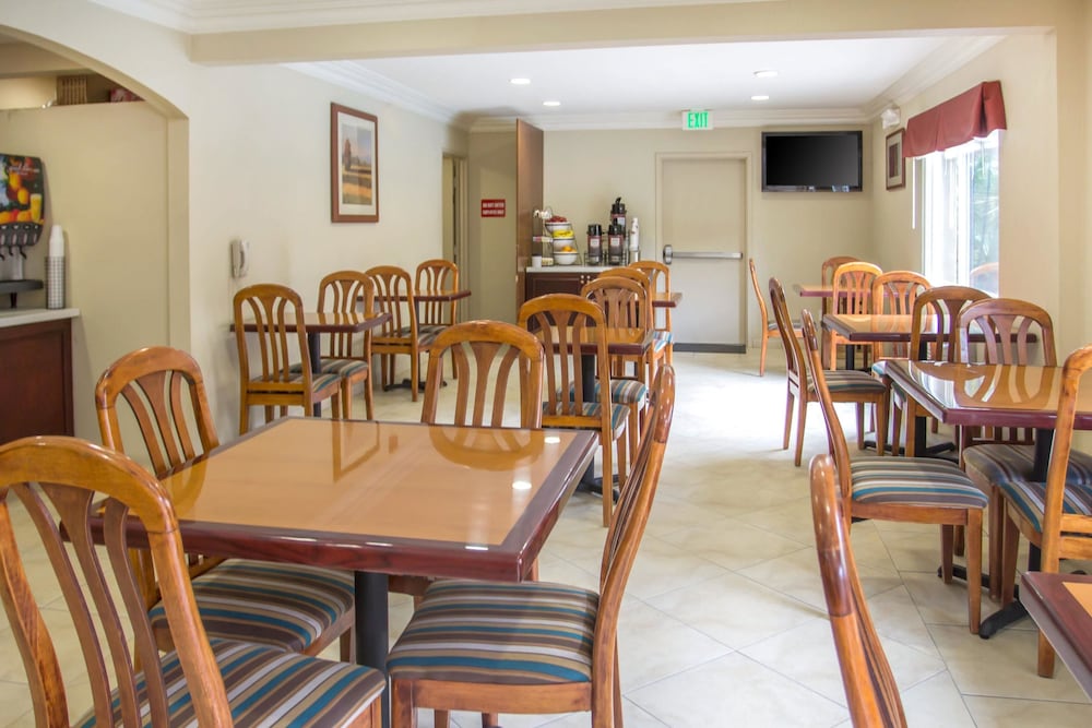 Фото Comfort Inn Cockatoo near Lax Airport