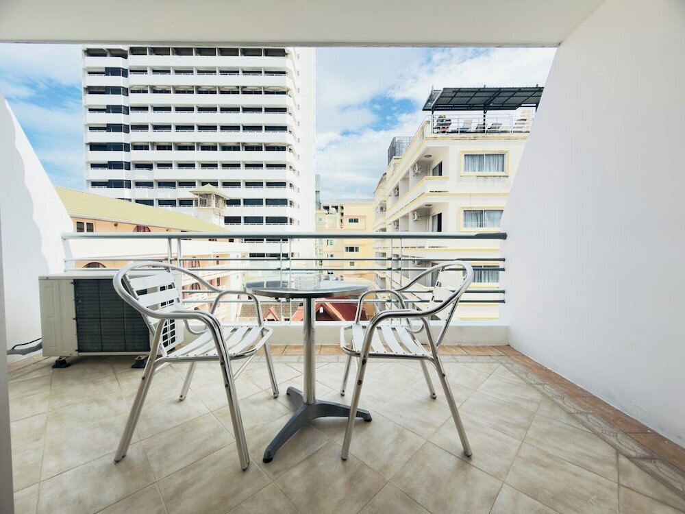 Фото Sandy Spring Hotel