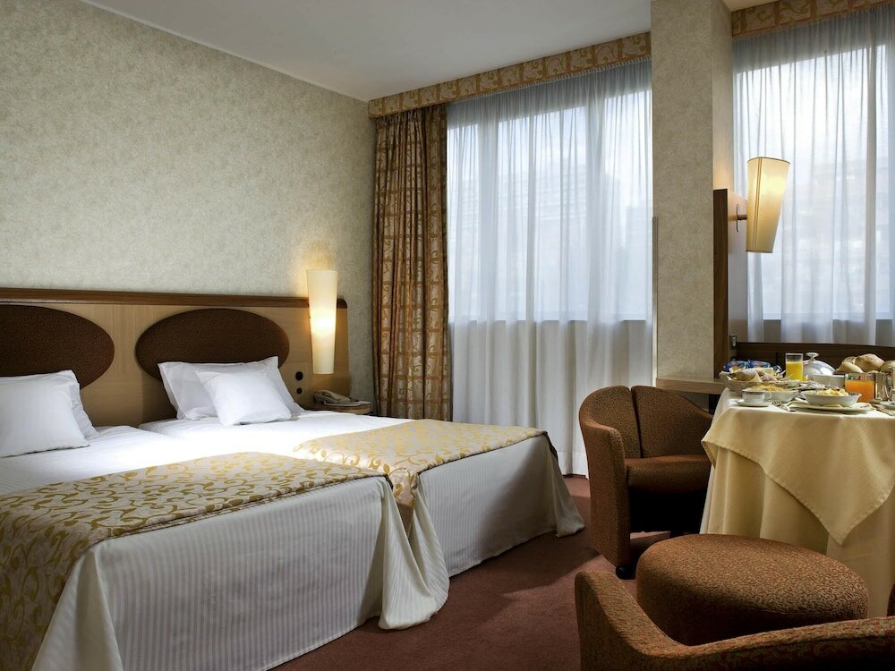Фото Mercure Roma West