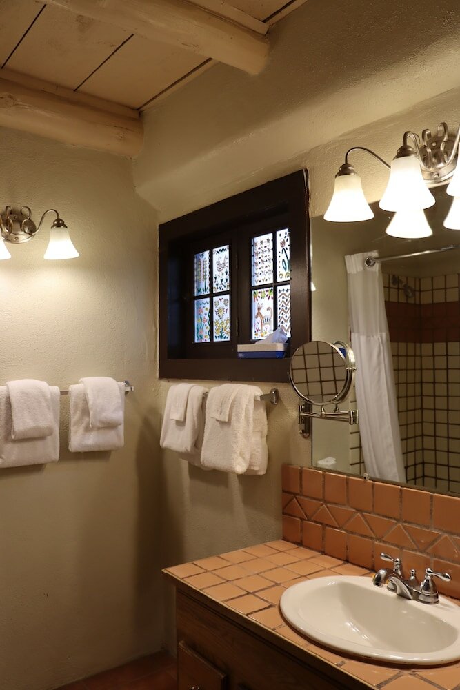Фото Sagebrush Inn & Suites