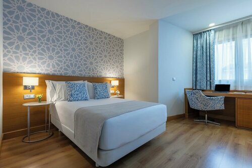 Внешний вид отеля Hesperia Cordoba в Кордове, фото 5