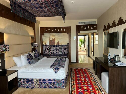 Гостиница Holiday Villa Hail Hotel فندق هوليداي فيلا حائل в Хаиле