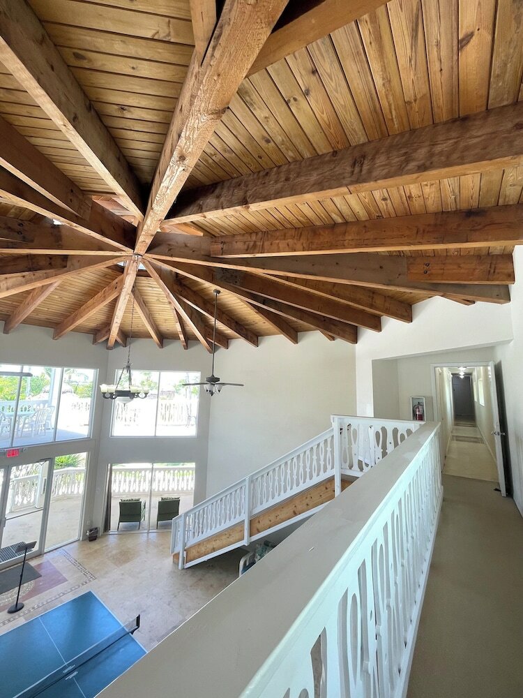 Фото Coconut Cove Resort and Marina