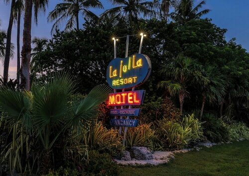 Внешний вид отеля La Jolla Resort в Исламораде, фото 2