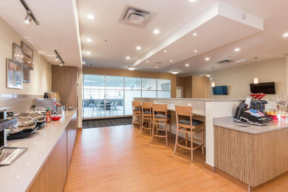 Фото TownePlace Suites by Marriott Edmonton South