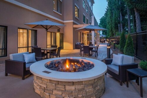 Гостиница Courtyard Hershey Chocolate Avenue в Херши