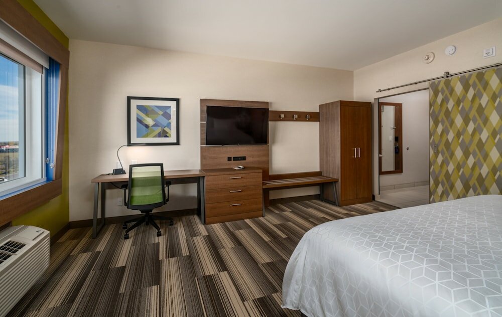 Фото Holiday Inn Express & Suites Brandon, an Ihg Hotel