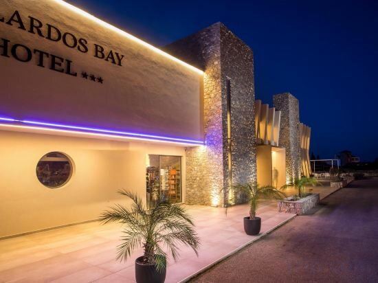 Фото Lardos Bay