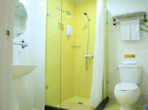 Гостиница Home Inn Hotel в Цзямусы