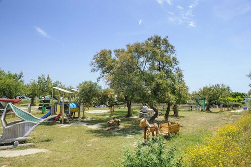 Кемпинг Camping Sunêlia Le Clos du Rhône Saintes-Maries-de-la-Mer в Сент-Мари-де-ла-Мере