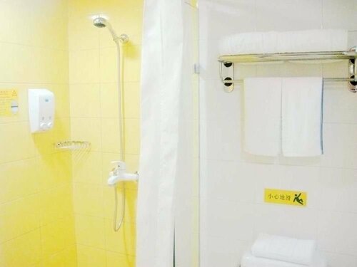 Гостиница Home Inn Guhuai Road в Шаньдуне