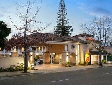 Гостиница Super 8 by Wyndham Mountain View в Маунтин-Вью