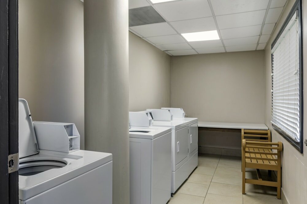 Фото Country Inn & Suites by Radisson, Atlanta Downtown South at Turner Field, Ga