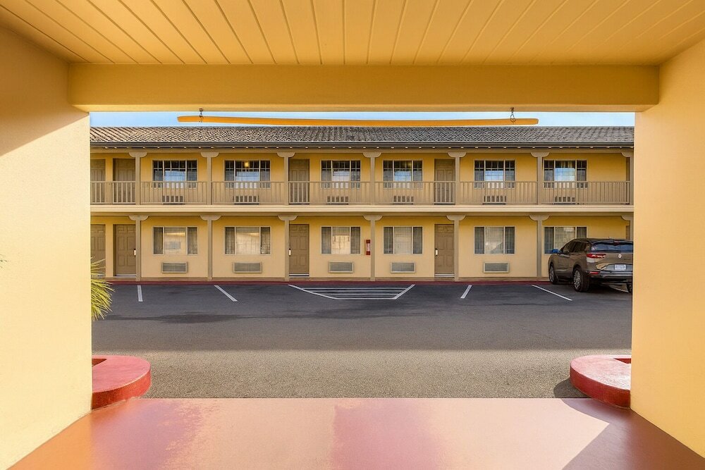 Фото El Castell Motel
