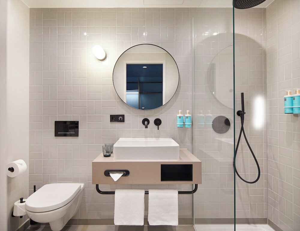 Фото Novotel Hamburg Central Station