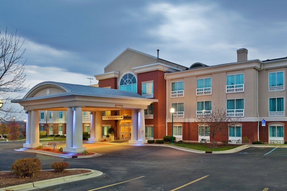 Фото Holiday Inn Express Hotel & Suites Grand Rapids-North, an Ihg Hotel