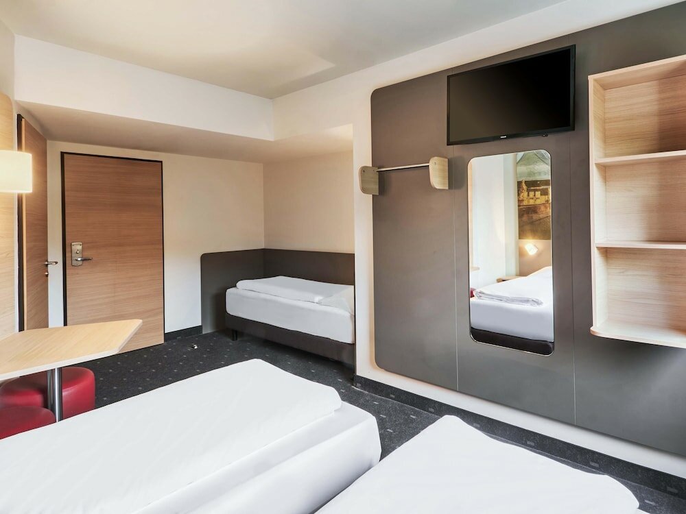Фото B&b Hotel Würzburg