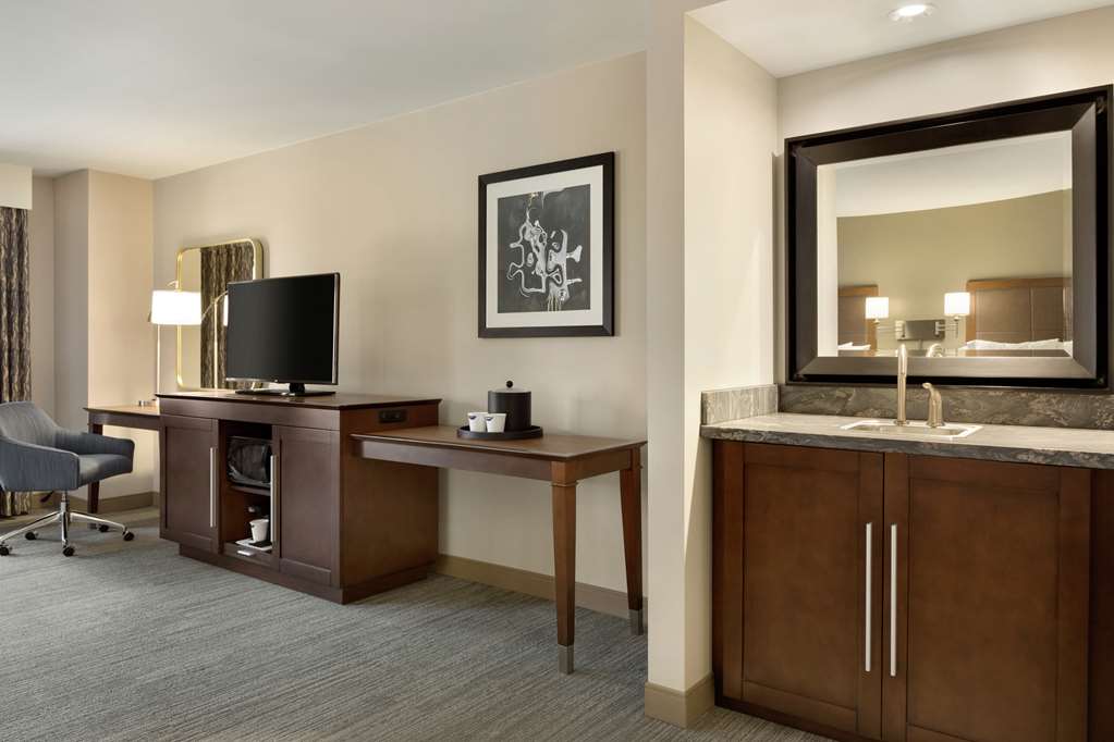 Фото Hampton Inn & Suites Nashville Downtown
