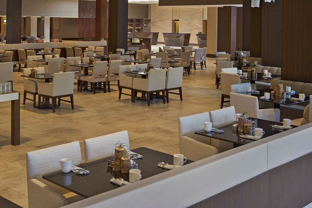 Фото Hilton Raleigh North Hills