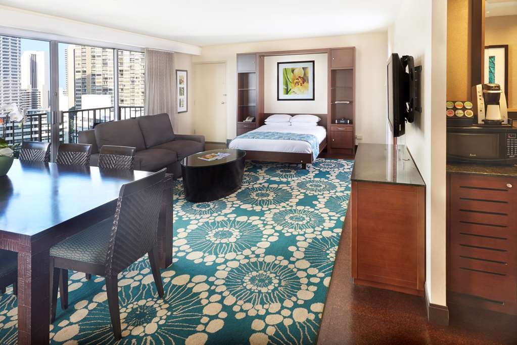 Фото DoubleTree by Hilton Alana - Waikiki Beach