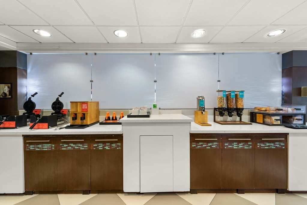 Фото Hampton Inn Miami-Airport West