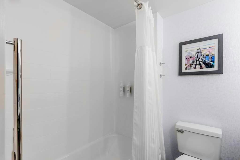 Фото Hilton Garden Inn Freeport Downtown