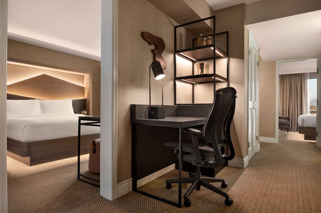 Фото Hilton Vancouver Airport