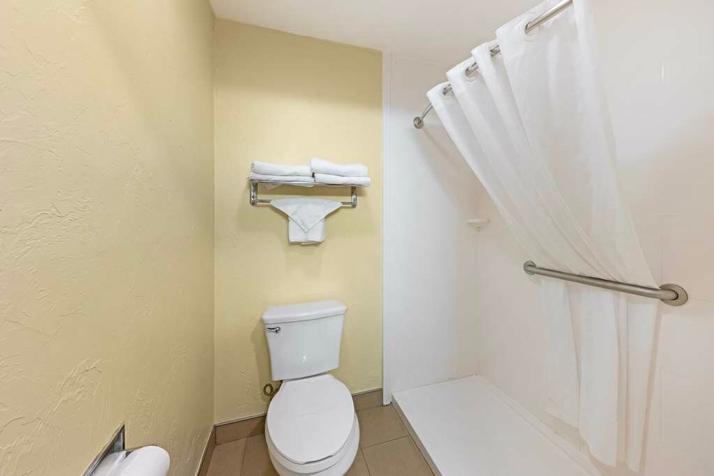 Фото Best Western Greentree Inn & Suites