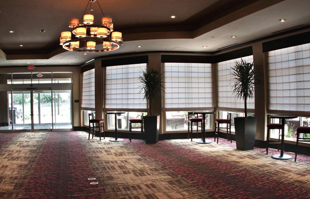 Фото Hilton Garden Inn Victoria