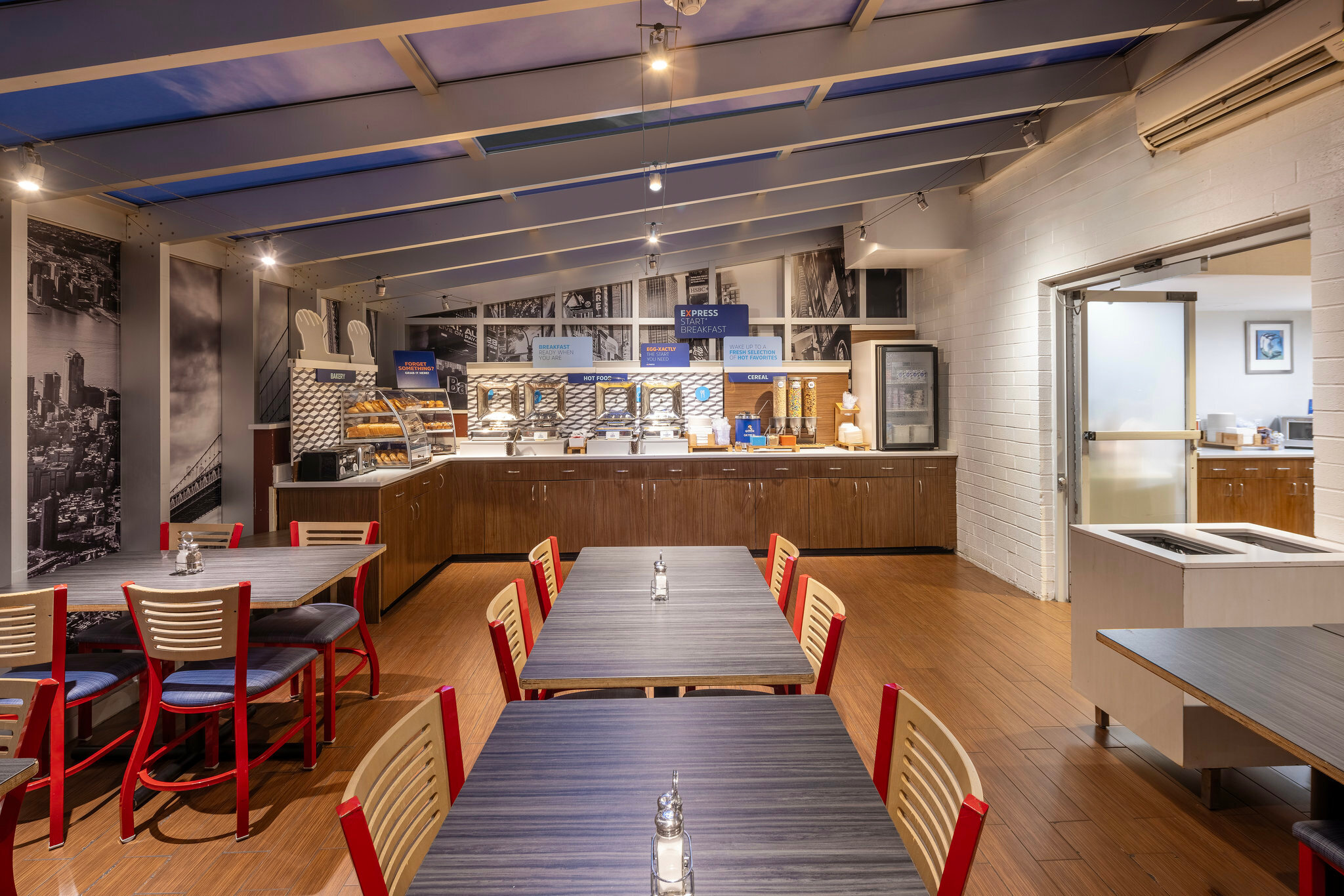 Фото Holiday Inn Express New York City Times Square