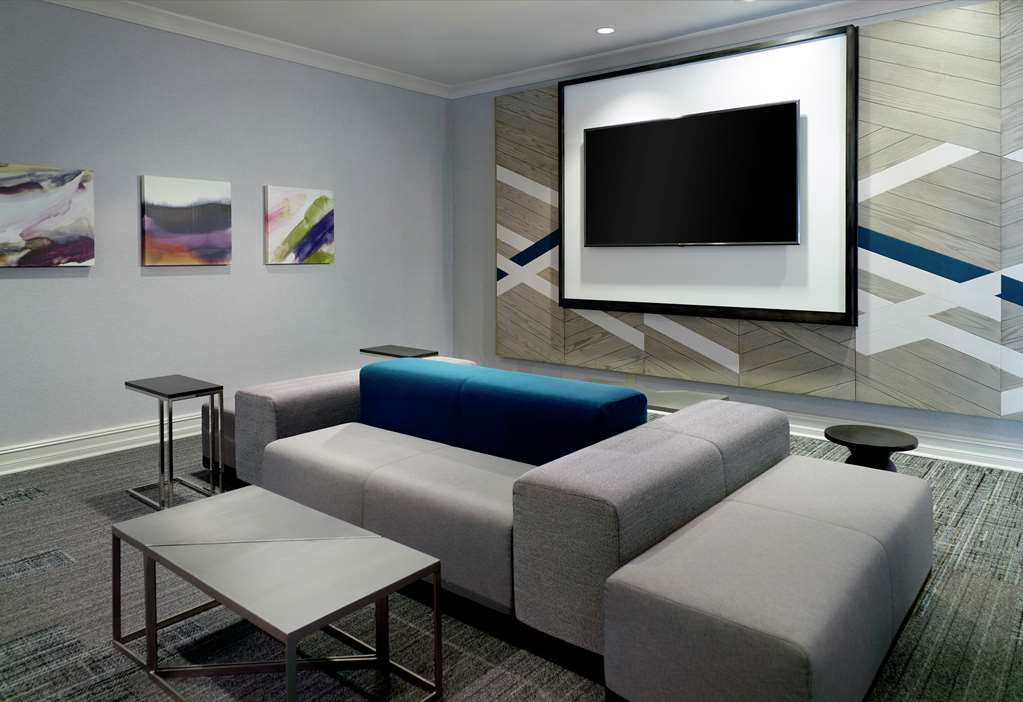 Фото Hilton Garden Inn Atlanta-Buckhead