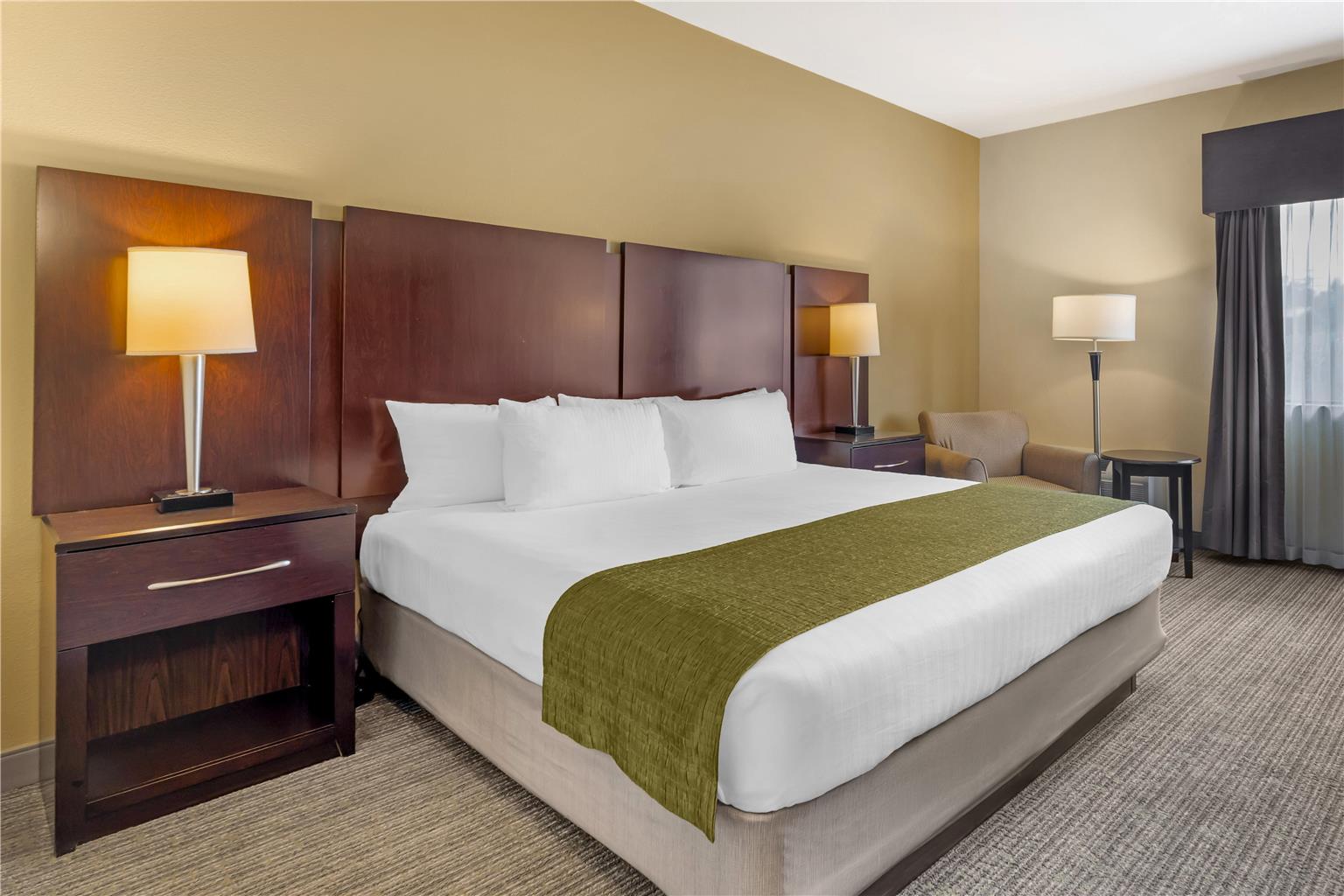 Фото Best Western Plus Plaza by the Green